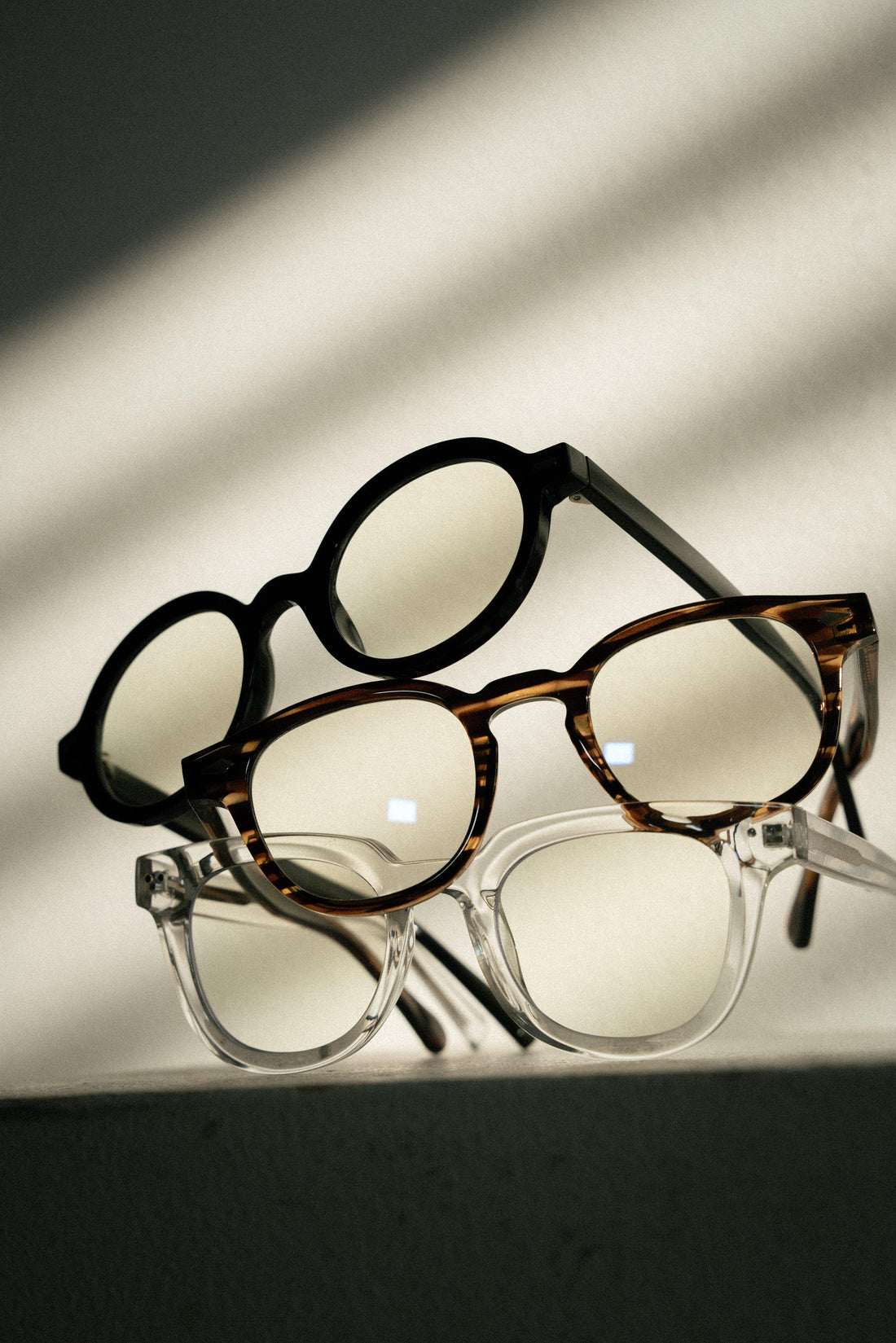 Take advantage of blue light filter - RAYA EYEWEAR